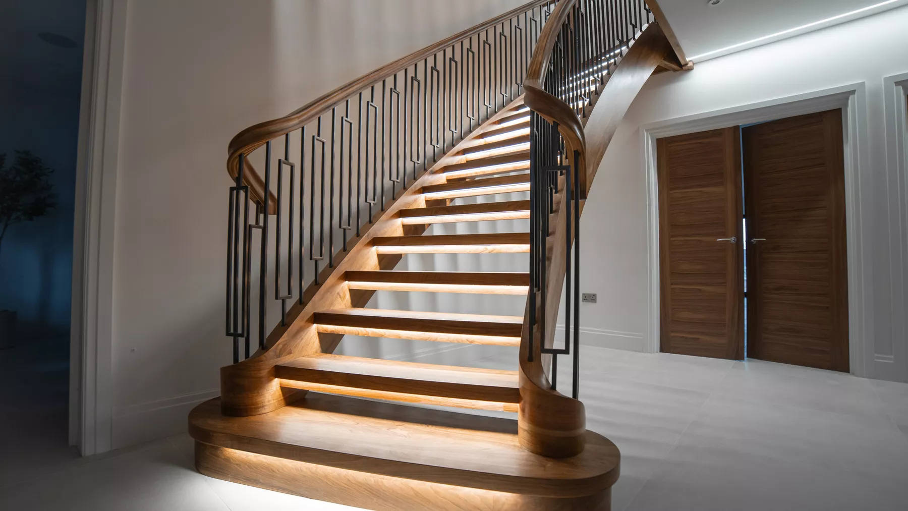 Side Staircase Side Staircase