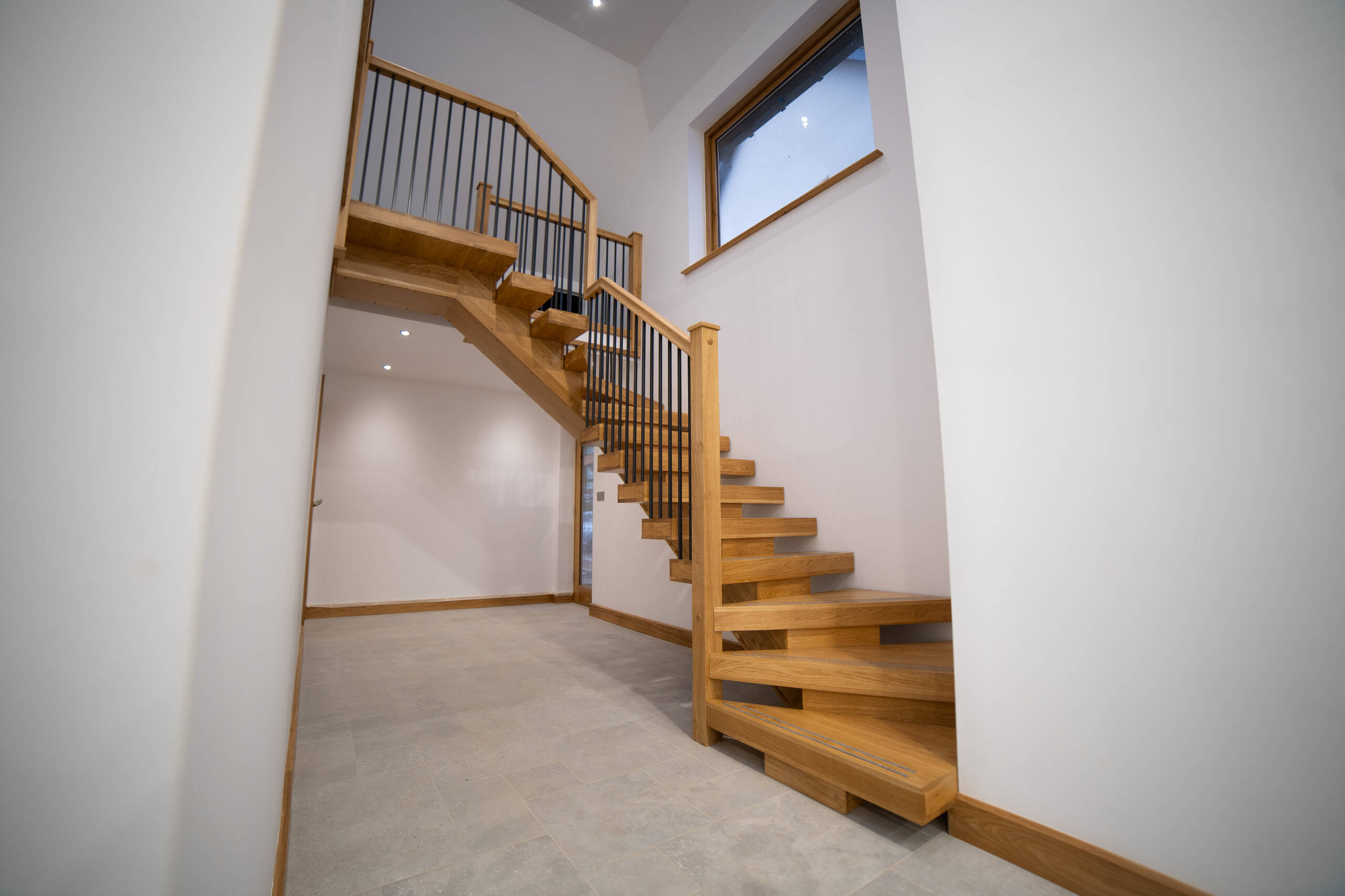 Oak Central String Staircase